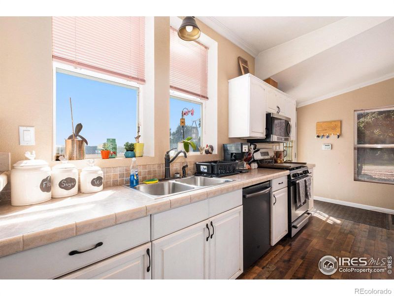 105 Sunset Ct, Loveland, CO 80537