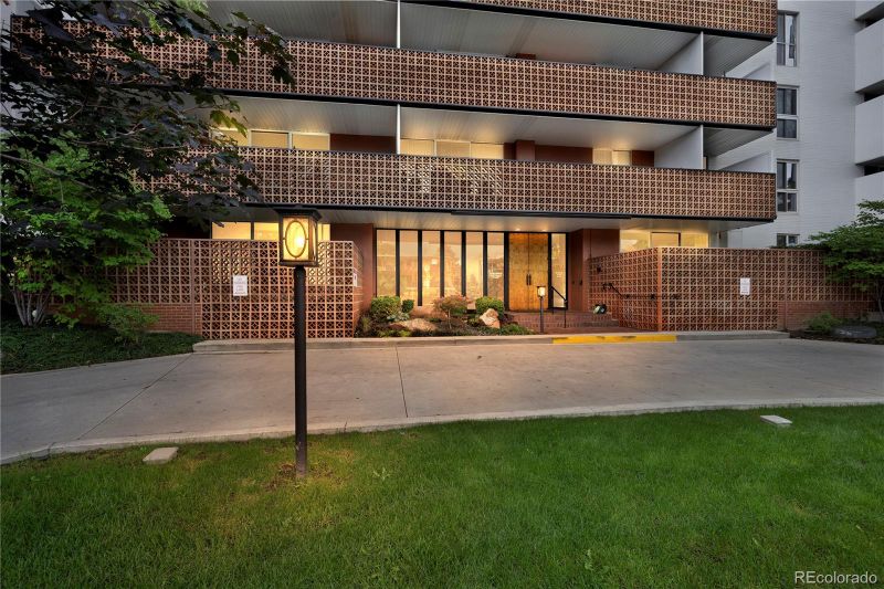 4570 E Yale Ave #608, Denver, CO 80222
