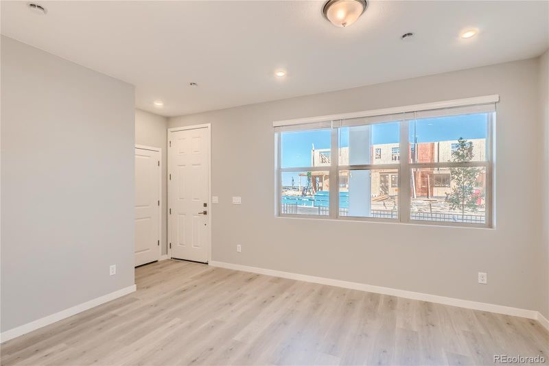 66 N Vandriver Pl, Aurora, CO 80018