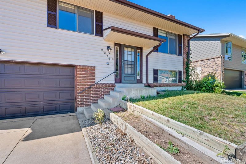 2276 S Beech Way, Lakewood, CO 80228