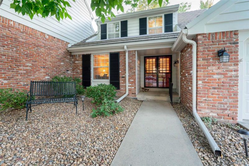 6176 E Briarwood Dr, Centennial, CO 80112