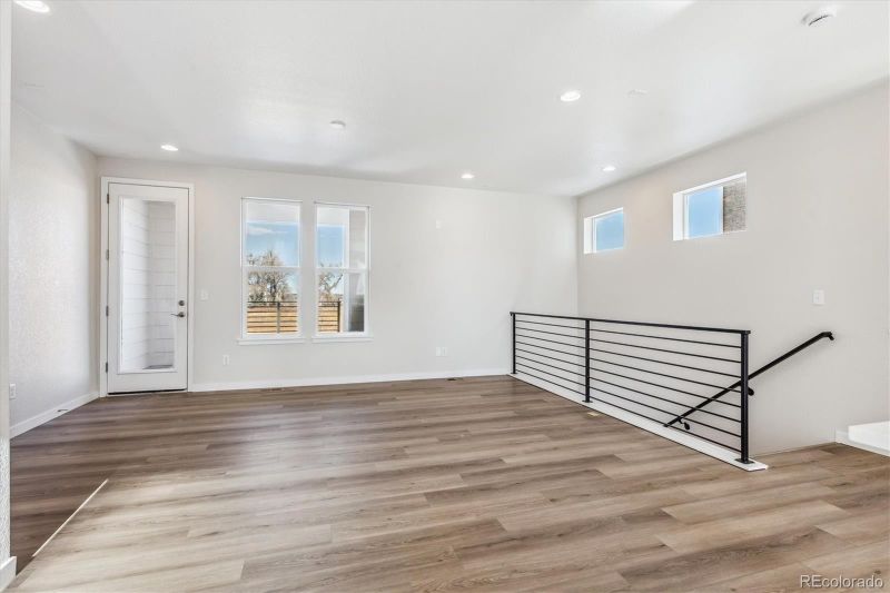 12351 Farmview Ln, Northglenn, CO 80241