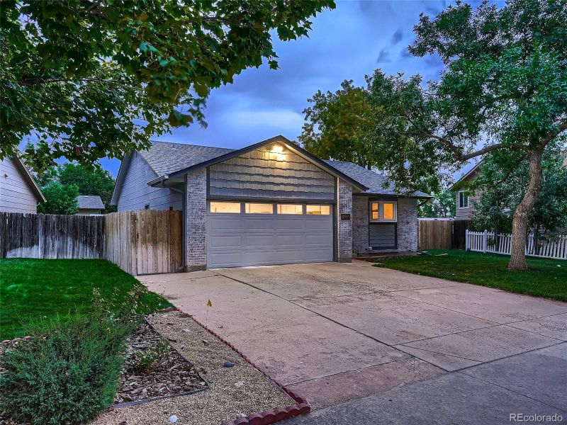 18977 E Montana Pl, Aurora, CO 80017