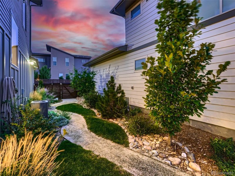 8234 Blue River Ave, Littleton, CO 80125