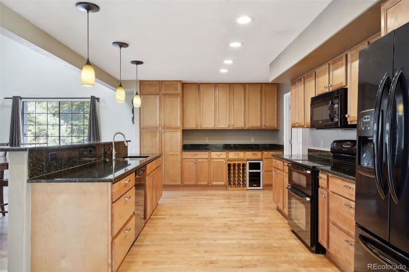 6343 W 6th Ave, Lakewood, CO 80214