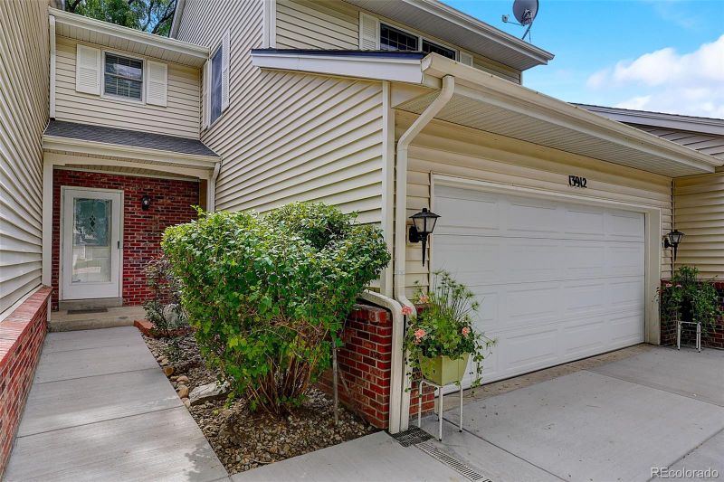 13912 E Arizona Ave, Aurora, CO 80012