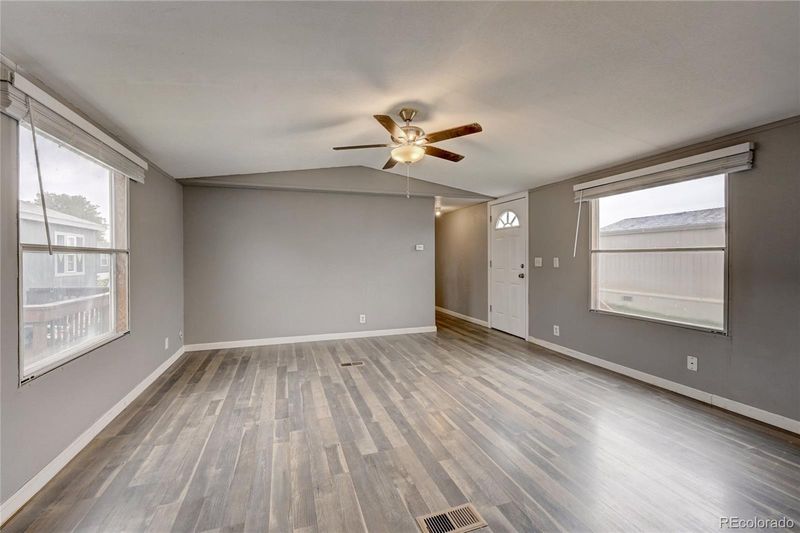 26900 E Colfax Ave #127, Aurora, CO 80018