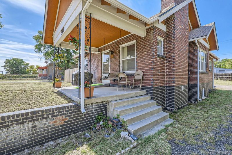 5491 Niagara St, Commerce City, CO 80022