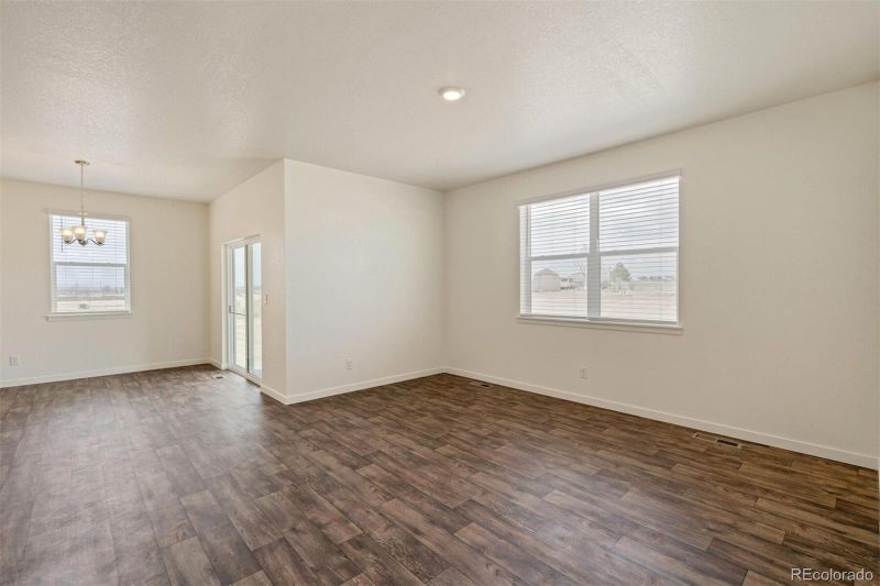 9863 Ceylon St, Commerce City, CO 80022