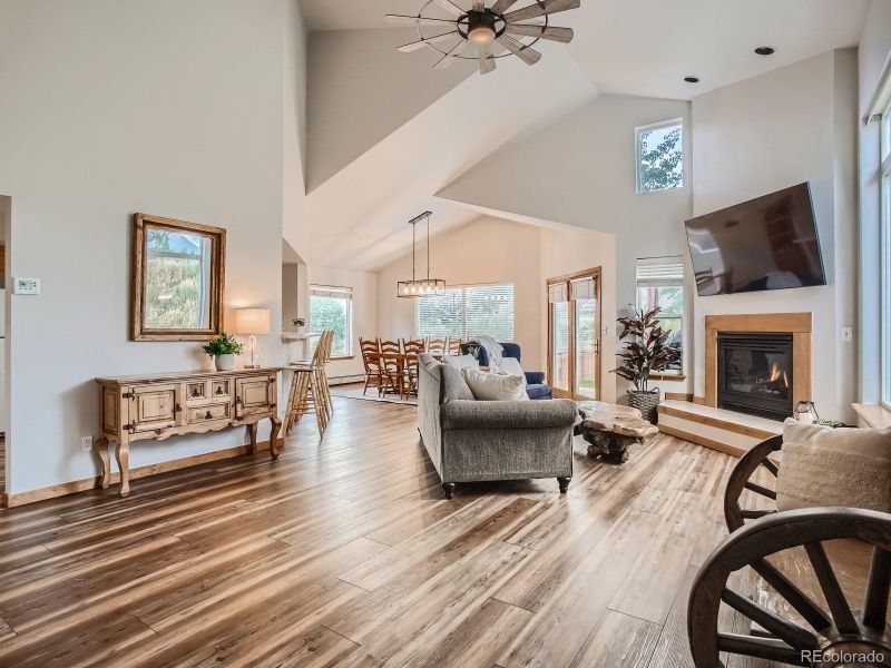 1652 N Chipmunk Ln, Silverthorne, CO 80498