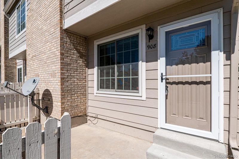 908 Summer Dr, Highlands Ranch, CO 80126