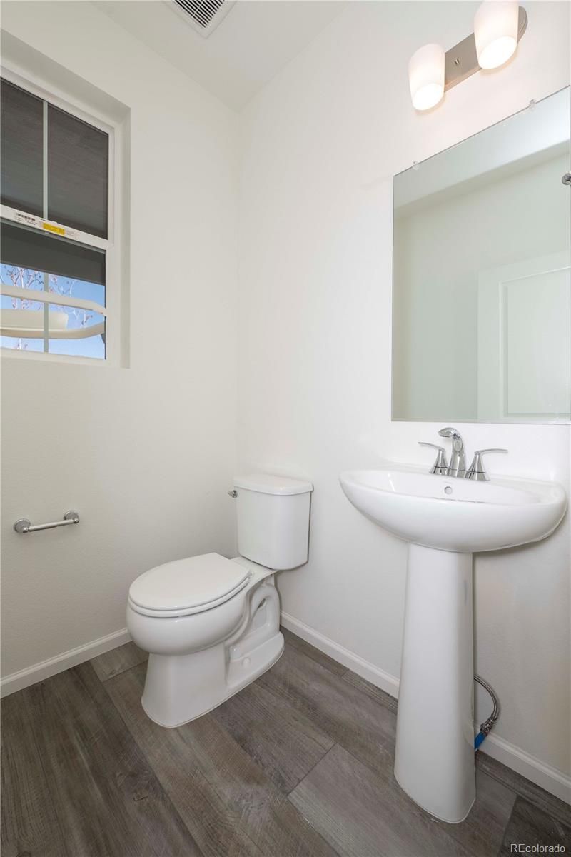 5800 E 153rd Pl, Thornton, CO 80602