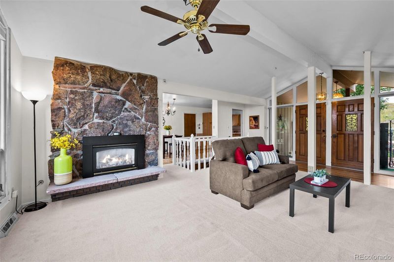 1220 S Foothill Dr, Lakewood, CO 80228