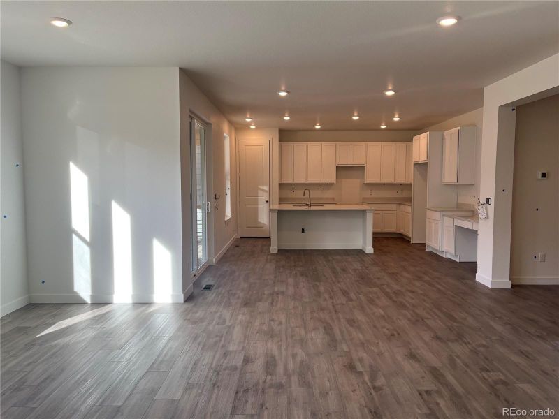 8207 Sewanee Peak St, Littleton, CO 80125
