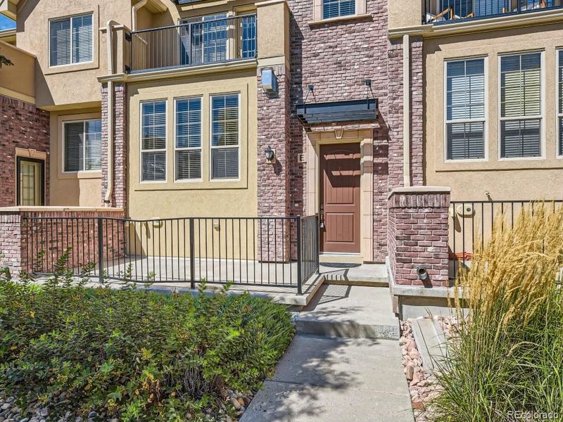 950 Elmhurst Dr #E, Highlands Ranch, CO 80129
