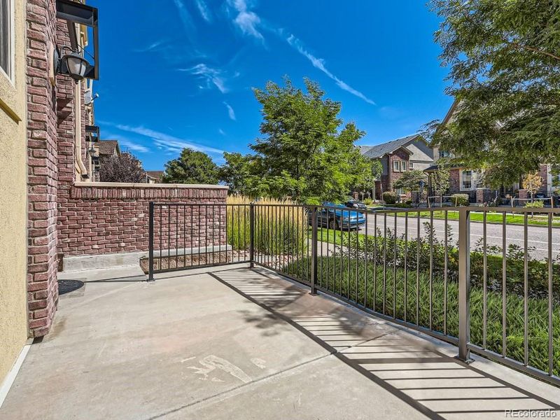 950 Elmhurst Dr #E, Highlands Ranch, CO 80129
