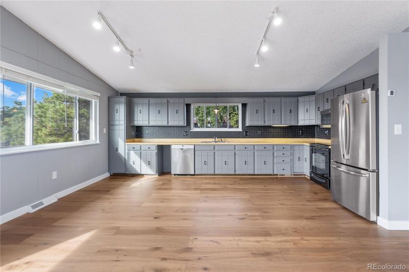 7188 Reed Ct, Arvada, CO 80003
