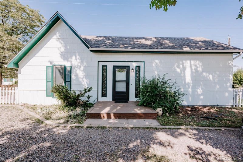 995 Moss St, Golden, CO 80401
