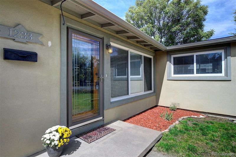 1233 Jamaica St, Aurora, CO 80010