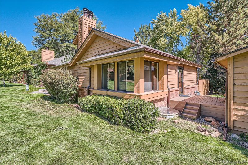 36 S Eagle Cir, Aurora, CO 80012