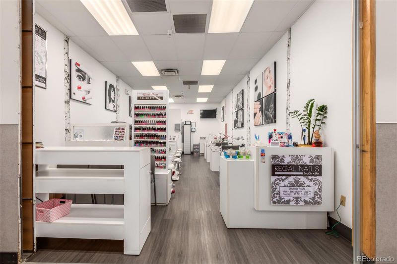 5650 S Chambers Rd, Aurora, CO 80015
