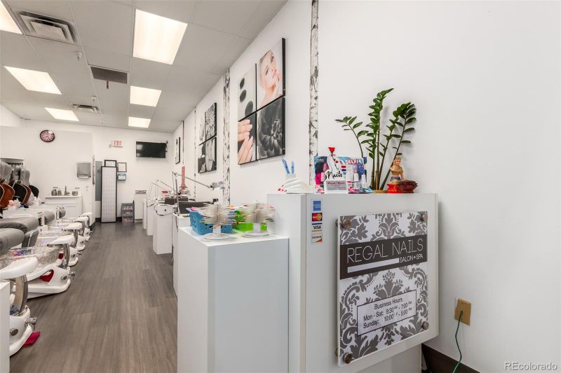 5650 S Chambers Rd, Aurora, CO 80015