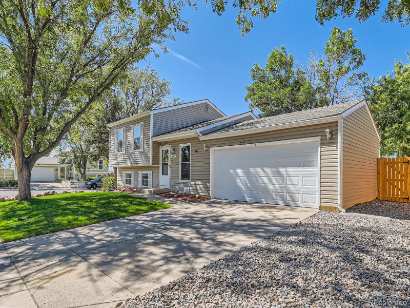 1609 Jebel St, Aurora, CO 80011