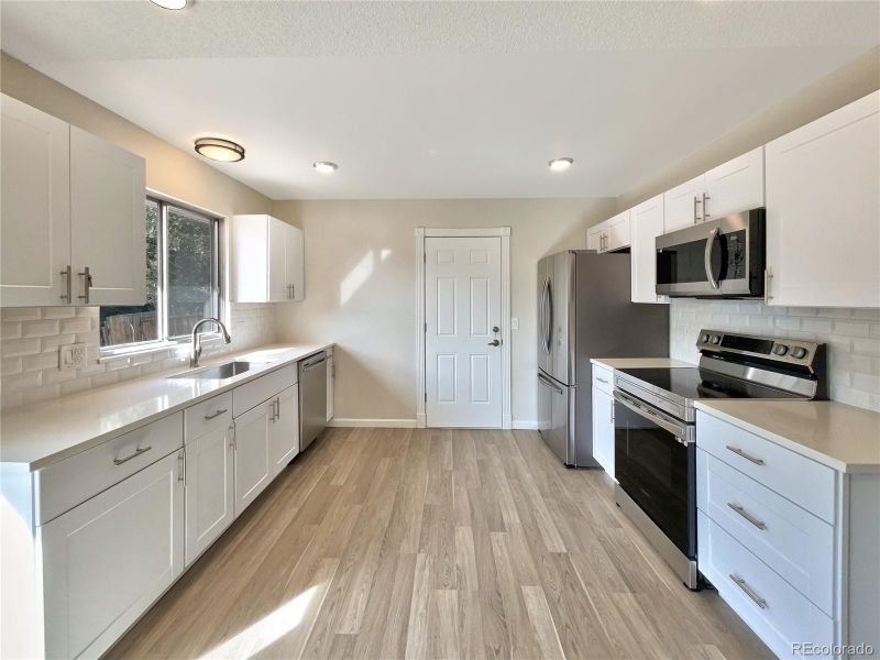 18931 E Kansas Dr, Aurora, CO 80017