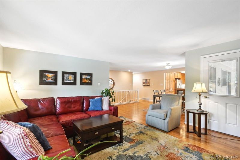 8555 W 8th Ave, Lakewood, CO 80215