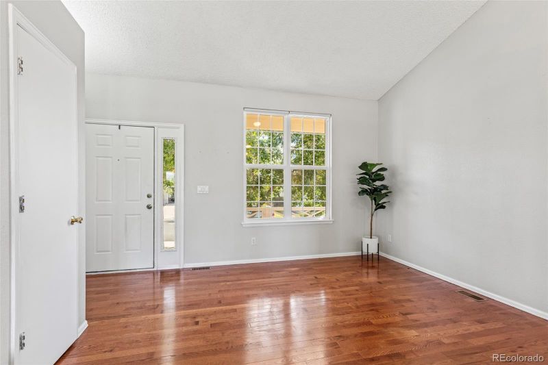 5415 S Valdai Way, Aurora, CO 80015