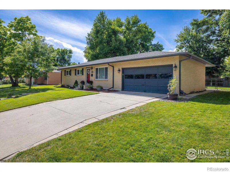 6857 Newcombe St, Arvada, CO 80004