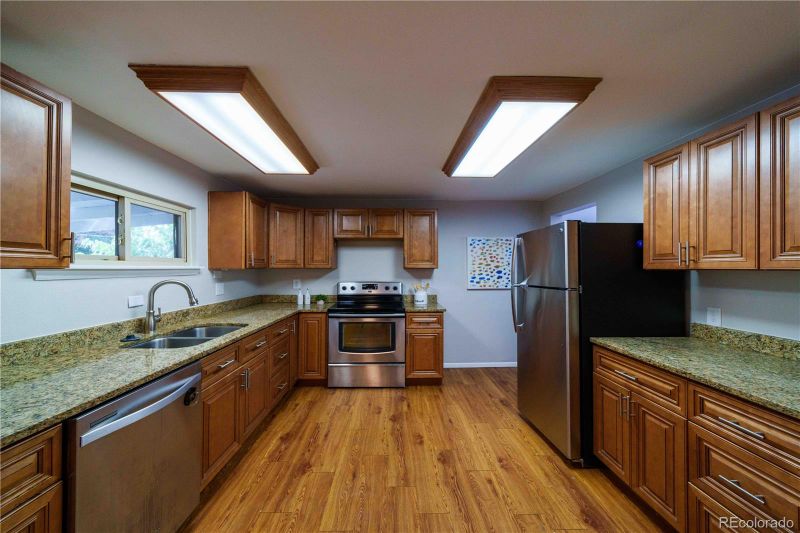 795 Havana St, Aurora, CO 80010