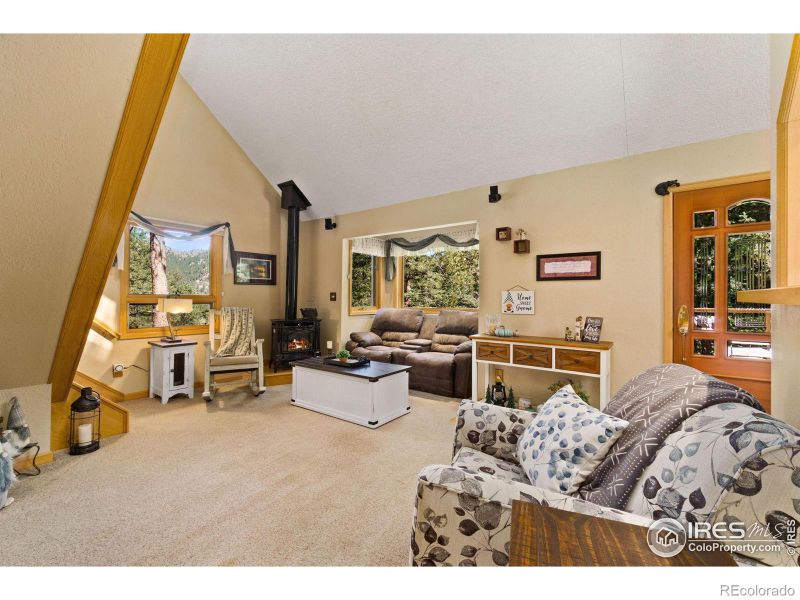 427 Waltonia Rd, Drake, CO 80515