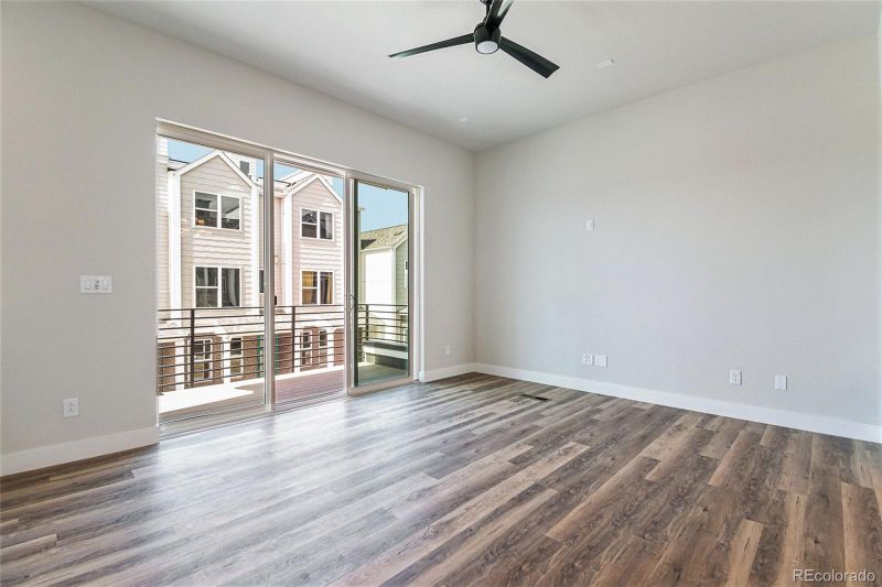 888 S Valentia St #105, Denver, CO 80247