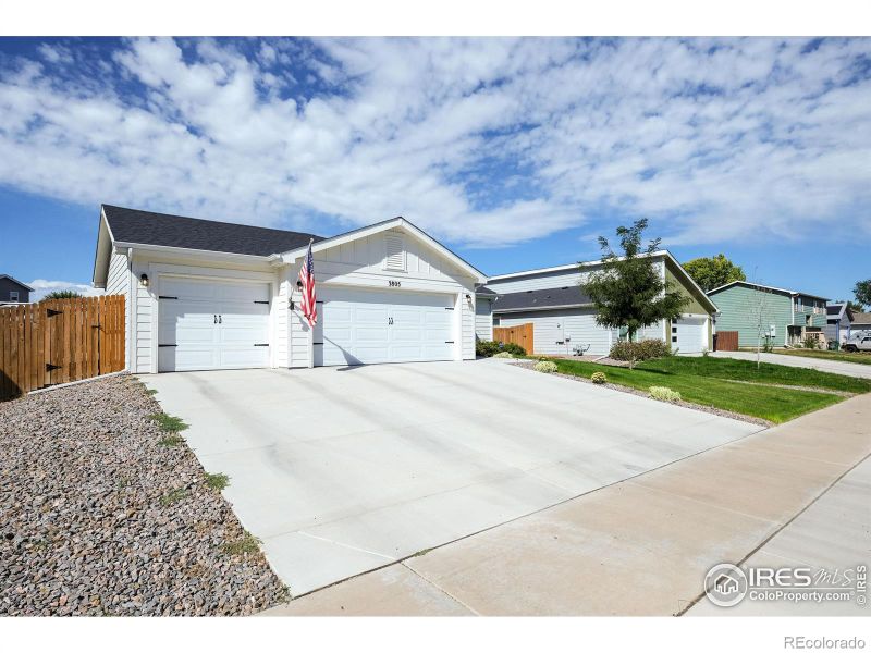 3805 Dove Ln, Evans, CO 80620