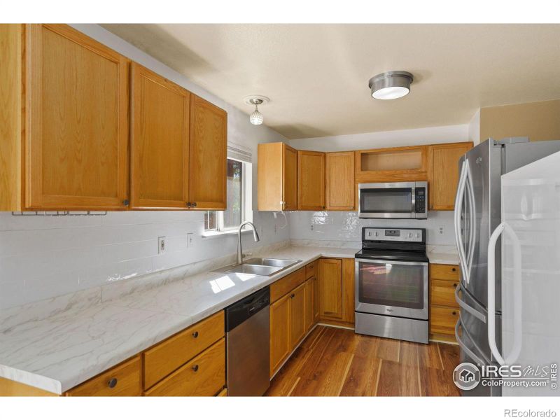 909 Foothills Ct, Windsor, CO 80550