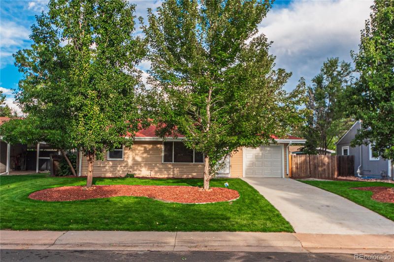 1270 S Forest St, Denver, CO 80246