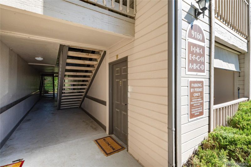 9160 E Arbor Cir #B, Englewood, CO 80111