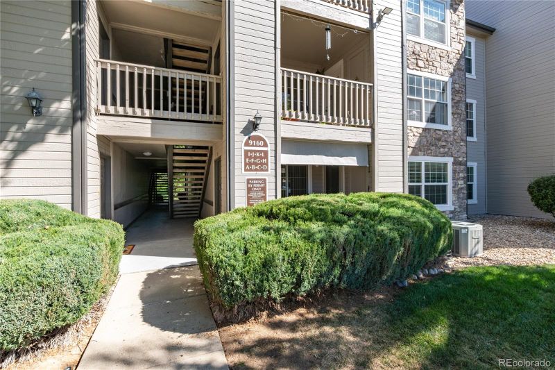 9160 E Arbor Cir #B, Englewood, CO 80111
