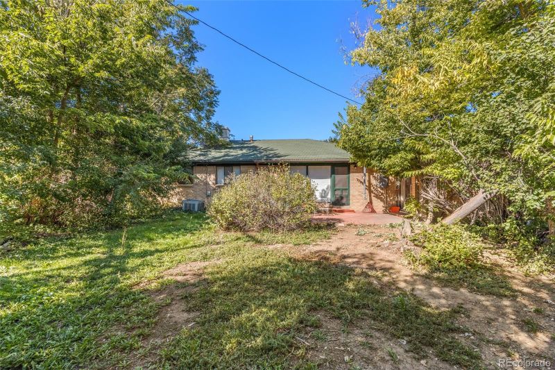 420 Newport St, Denver, CO 80220