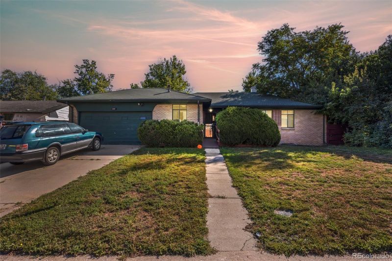 420 Newport St, Denver, CO 80220
