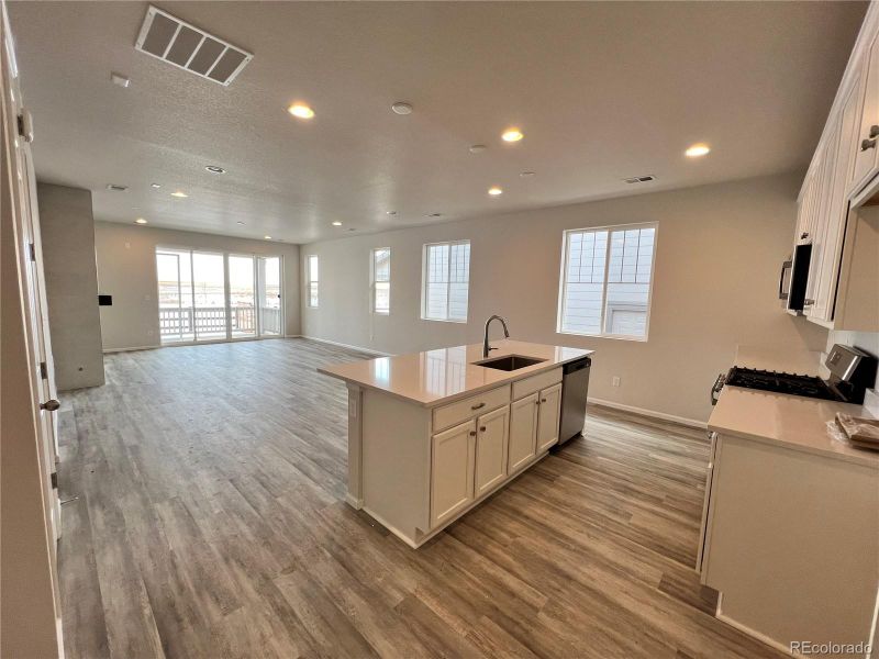 27656 E Byers Pl, Aurora, CO 80018