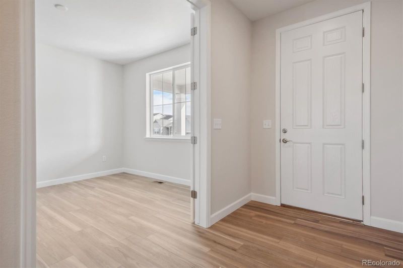 7091 S White Crow Way, Aurora, CO 80016