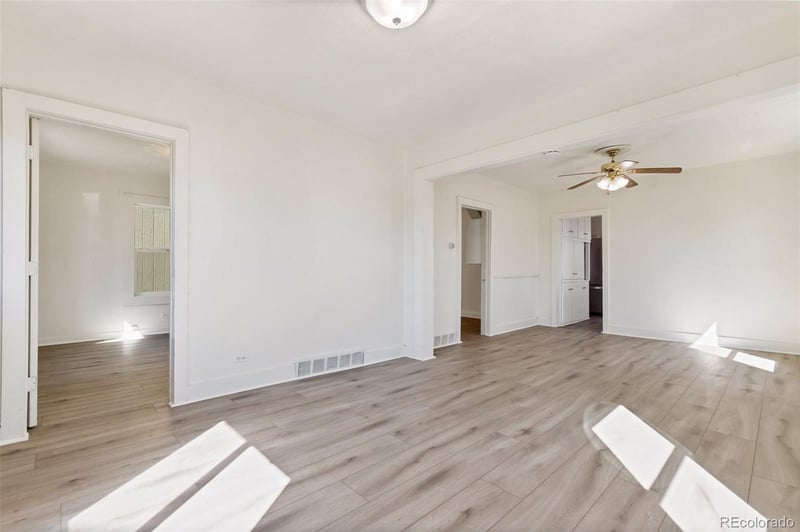 2055 W Hamilton Pl, Sheridan, CO 80110