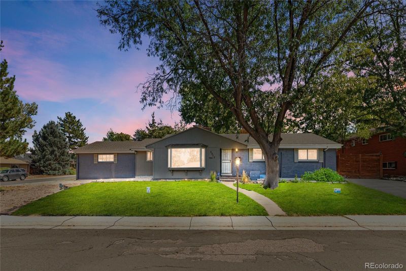 2272 S Grape St, Denver, CO 80222