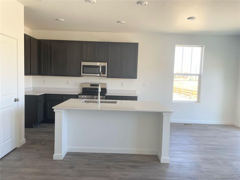 860 Mosquito Ct, Elizabeth, CO 80107