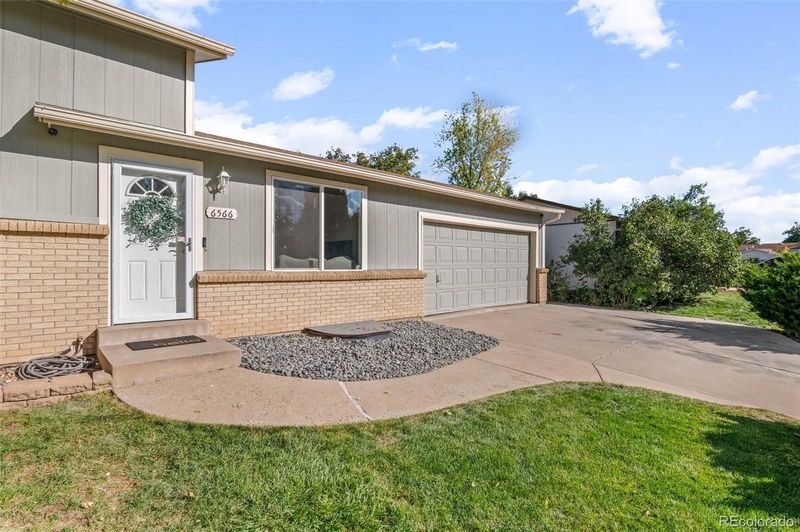 6566 S Flower St, Littleton, CO 80123