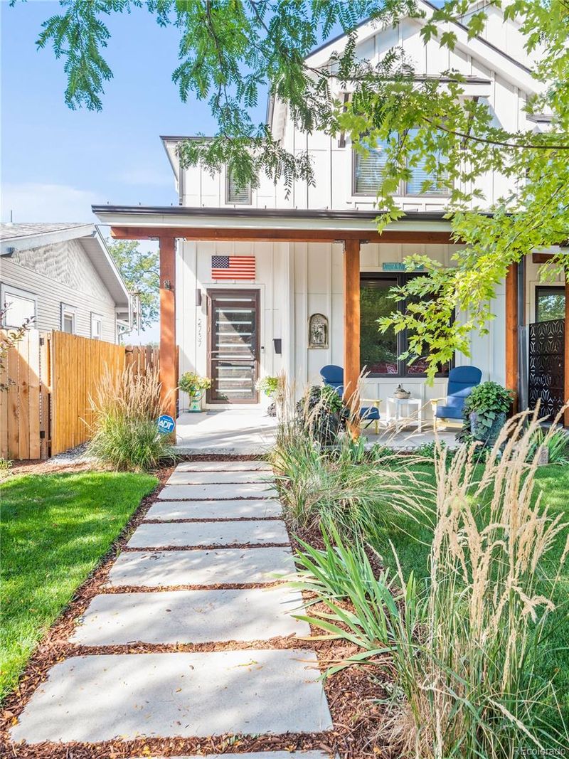 2737 S Bannock St, Englewood, CO 80110