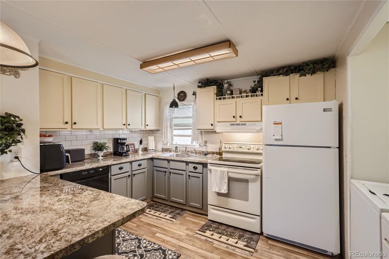 8201 S Santa Fe Dr Lot 200, Littleton, CO 80120
