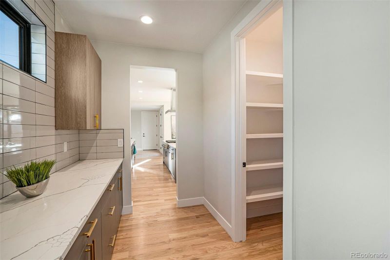 2650 Jasmine St, Denver, CO 80207